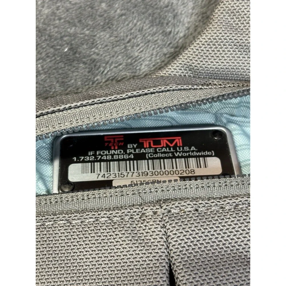 Tumi 5135GRN Should Bag Cross Body Bag Nylon Zipper Pockets Adjustable Strap